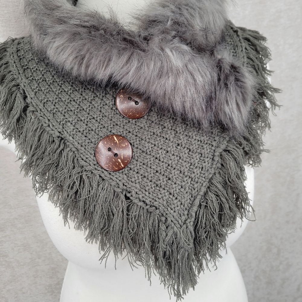 Gray Faux Fur Trimmed Scarf Shoulder Warmer Shaw Chunky Knit Fringe Poncho - Picture 2 of 9